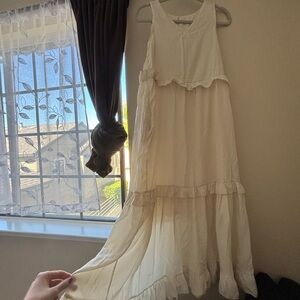 Elegant Cream Maxi Dress